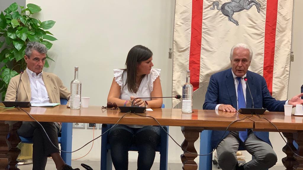 Tpl a tariffa ridotta. Nasce la “Carta bianco-rossa” per studenti de...